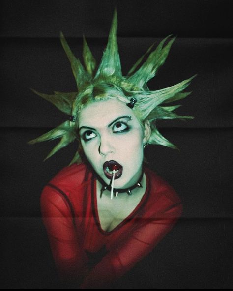 Punk Photoshoot, Liberty Spikes, Chicas Punk Rock, Punk Makeup, Punk Culture, Punk Aesthetic, Riot Grrrl, Estilo Punk, Punk Goth