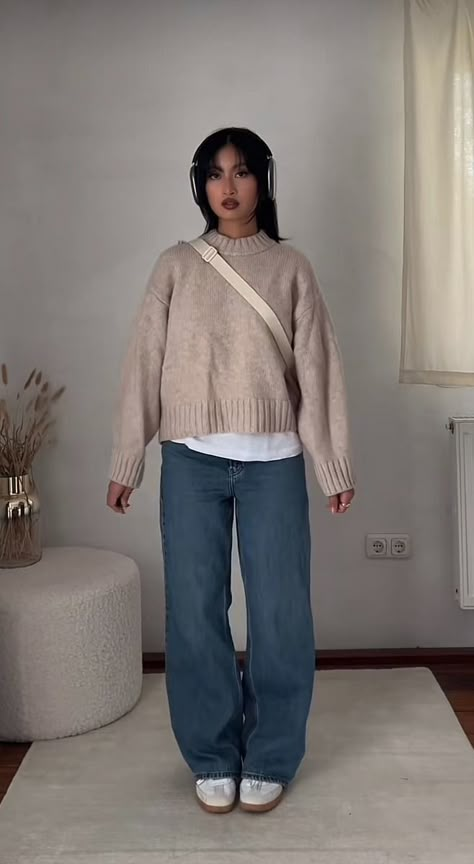 #autumne #sweater #cream #beige #simple #basic #samba #inspo Beige Sweater Outfit Fall, Styling Beige Sweater, Beige And White Sweater Outfit, Beige Crew Neck Sweater Outfit, Cream Track Pants Outfit, Beige Wool Sweater Outfit, Cream Samba Outfit, Tan Jumper Outfit, Striped Sweater Outfit Spring