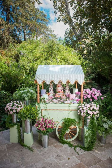 Diy Flower Bar, Ice Cream Cart, Flower Truck, Baby Shower Party Ideas, Flower Business, Flower Cart, Shower Party Ideas, Paris Party, Flower Bar