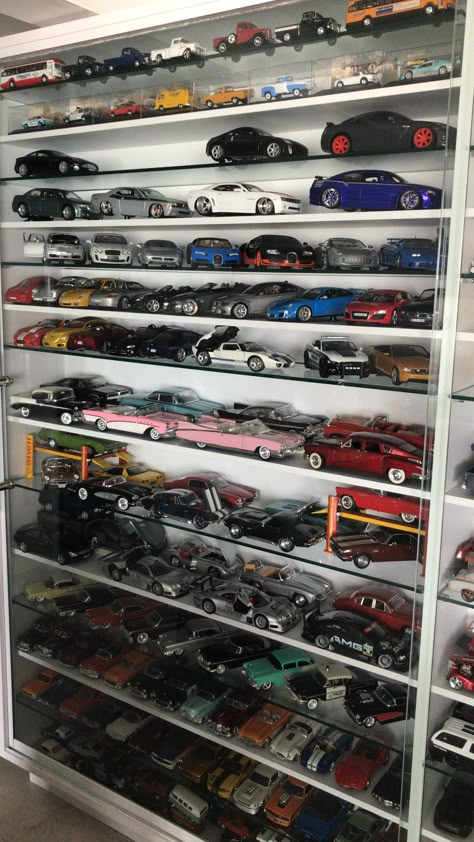 Hot Wheels Bedroom, Toy Collection Room, Car Model Display, Hot Wheels Room, Boys Game Room, Sneakerhead Room, Model Cars Collection, Cars Room, Best Ab Workout