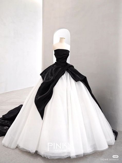 Black White Evening Dress, Sleeveless Ball Gown, Black Wedding Dress, Gowns Dresses Elegant, 파티 드레스, Pakaian Feminin, Before The Wedding, Black And White Wedding, Prom Dress Inspiration