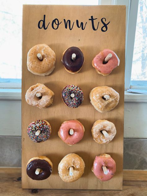 Doughnut Board, Diy Cinnamon, Cinnamon Donuts, Diy Donuts, Donut Birthday, Tailgate Food, Graduation Diy, Class Of 2023, Birthday Food