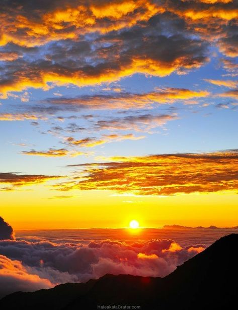 Haleakala Sunrise, Maui Activities, Incredible Pictures, Haleakala National Park, Amazing Scenery, Sea To Shining Sea, Holiday Places, National Parks Usa, Awesome Places