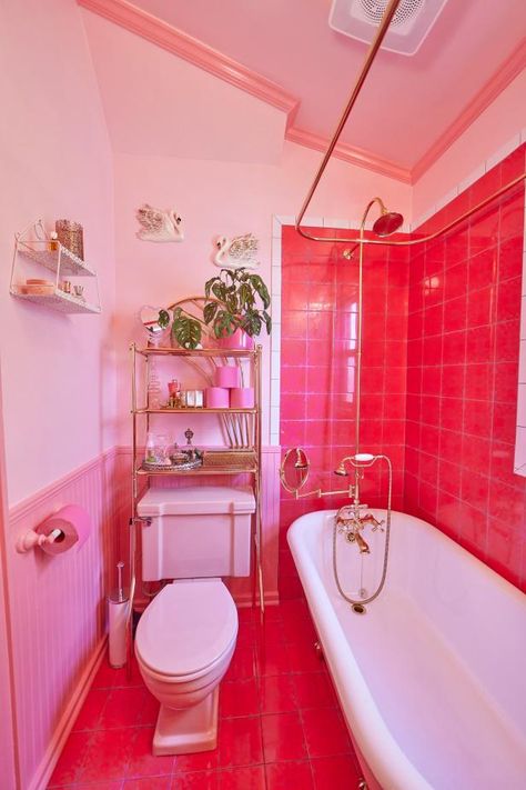 Pink Bathroom Maximalist, Barbie Aesthetic Bathroom, Barbie Inspired Bathroom, Barbie Pink Bathroom, Pink Barbie Bathroom, Pink Neon Bathroom, Hot Pink Interior Design, Pink Maximalist Bathroom, Barbie Themed Bathroom