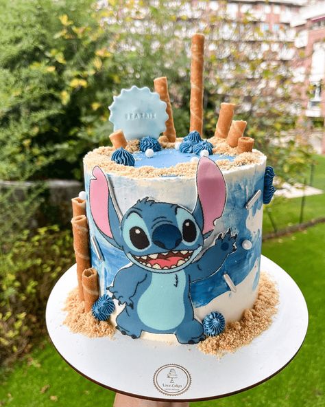 Stitch Birthday Cake Ideas Simple, Stitch Themed Cake, Easy Stitch Cake, Stitch Bday Cake, Pastel Stitch, Stitch Torte, Stitch Cake Design, Stitch Birthday Cake Ideas, Stitch Cake Ideas