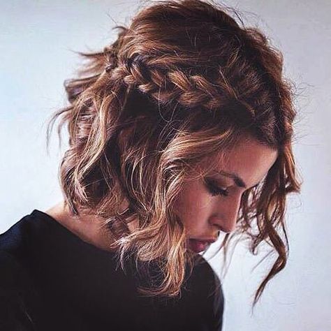 Party and NYE Hairstyles for Medium Hair Fishtail Braid, Penteado Cabelo Curto, Messy Hair, Skirt Maxi, Short Hairstyle, Good Hair Day, Great Hair, Messy Hairstyles, Gorgeous Hair