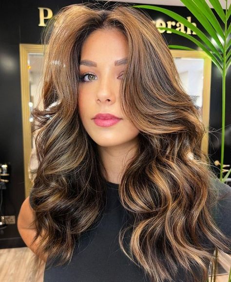 Caramel Balayage with Dimension and Volume Balayage With Dimension, Medium Balayage Hair, Beachy Curls, Ash Balayage, Balayage Straight Hair, Balayage Ideas, Black Hair Balayage, Subtle Balayage, Bronde Balayage