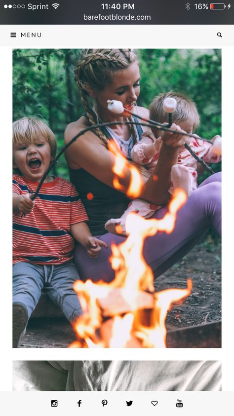 Family Ads, Camping Photoshoot, First Camping Trip, First Time Camping, Camping Photo, Fall Pics, Amber Fillerup Clark, Amber Fillerup, Barefoot Blonde