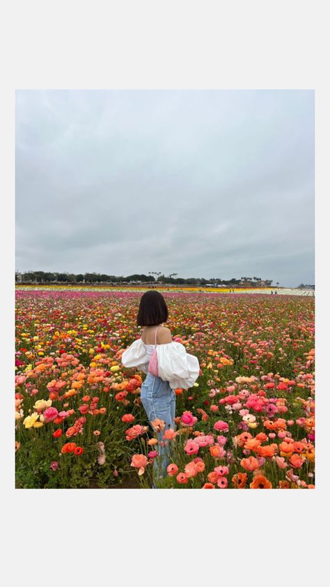 Spring Picture Ideas, Gardening Aesthetic, Spring Ootd, Spring Gardening, Preppy Spring, Spring Photoshoot, Flower Photoshoot, Spring Inspo, Ootd Spring