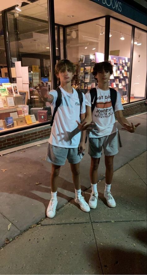 Boy 14y Aesthetic, White Boy Clothes, White Boy Outfit, White Teen Boy, Rp Photo, Basic White Boy, Boy Snaps Pic, Cr7 Jr, Boyfriend Outfit