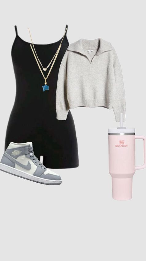 Awards Day Outfit For School, Casual Preppy Outfits, Simple Trendy Outfits, Pretty And Cute, Edgy Outfits, School Outfits, Preppy Outfits, Cute Jewelry, Outfit Of The Day