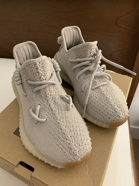 yeezy 350 V2 sesame Yeezy 350 Outfit Women, Yezzy Shoes 350, Yeezy Sesame, Yezzy Shoes Women, Yeezy Laces, Yeezy Shoes Outfit, Yeezy 350 Shoes, Photographie Indie, Yeezy Fashion