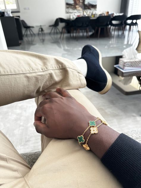 Old Money Bracelet Men, Mens Van Cleef Bracelet, Van Cleef Bracelet Men, Rolex With Van Cleef, Van Cleef Bracelet Black Women, Van Cleef Men, Van Cleef And Arpels Bracelet Stack Mulyi Clovers, Men's Vans, Wrist Stacks