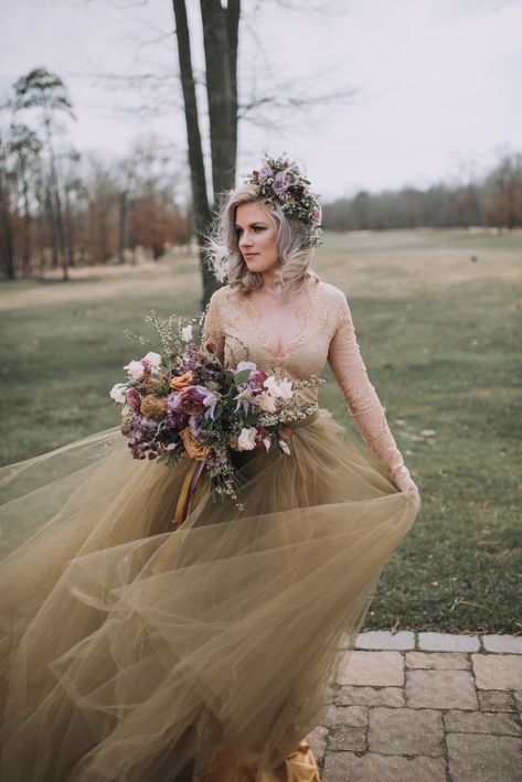 Tweed Wedding Dress, Gold Wedding Gown, Brown Wedding Dress, Tweed Wedding, Gold Wedding Gowns, Violet Garden, Elopement Wedding Dresses, Gold Wedding Dress, Champagne Wedding