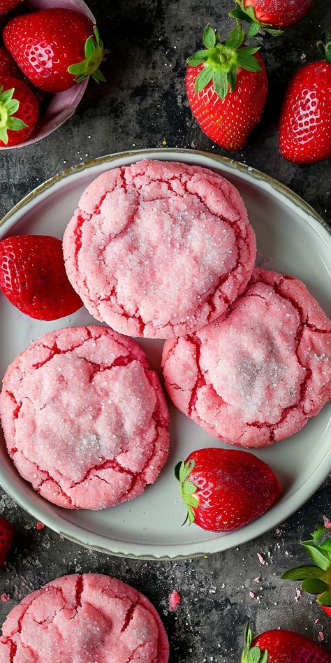 Strawberry Blossom Cookies, Things To Bake With Strawberries, Bake Strawberries, Cool Cookies Recipes, Cool Desserts Recipes, Summer Recipes Baking, Strawberry Food Recipes, Recipes Strawberry, Spring Baked Goods Desserts