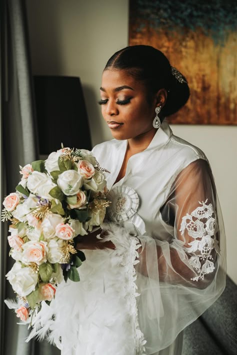 Bride Poses Getting Ready, Wedding Photo Bride Getting Ready, Black Bride Getting Ready, Getting Ready Wedding Photos Black Bride, Hotel Bridal Photoshoot, Black Bride Photoshoot, Black Bride Getting Ready Photos, Wedding Get Ready Photos, Bride Preparation Photos