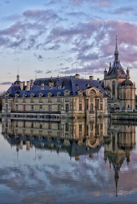 Picardy France, 5 Days In Paris, Chantilly France, Day Trip From Paris, Chantilly Cream, Castles Of The World, Best Vacation Destinations, France Photography, Chateau France