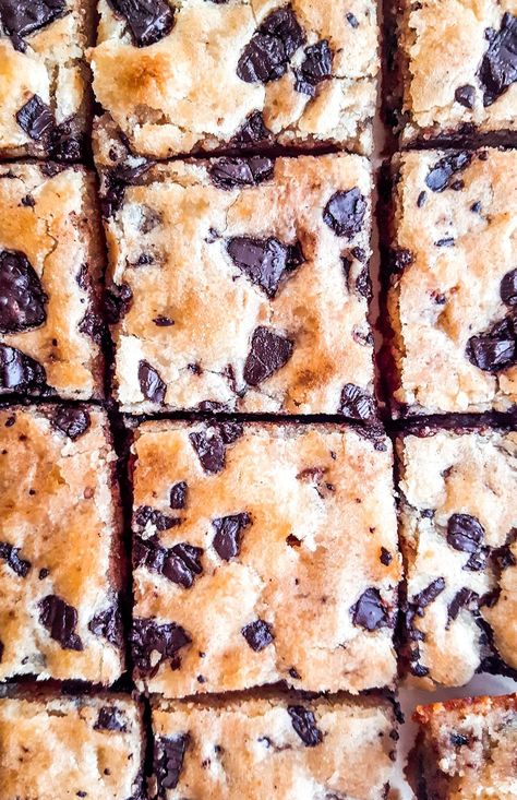 Butterless Baking, Thick Blondies Recipe, Fudgy Blondies Recipe, Blondies Recipe Classic 9x13, Bakewell Blondies, Broma Bakery Blondies, Nut Free Desserts, Italian Sausage Recipes, Blondies Recipe