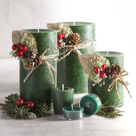 Christmas Garden Ideas, Green Candles, Outdoor Christmas Diy, Christmas Garden Decorations, Christmas Candle Decorations, Diy Christmas Decorations, Diy Christmas Decorations Easy, Christmas Garden, Easy Christmas Diy