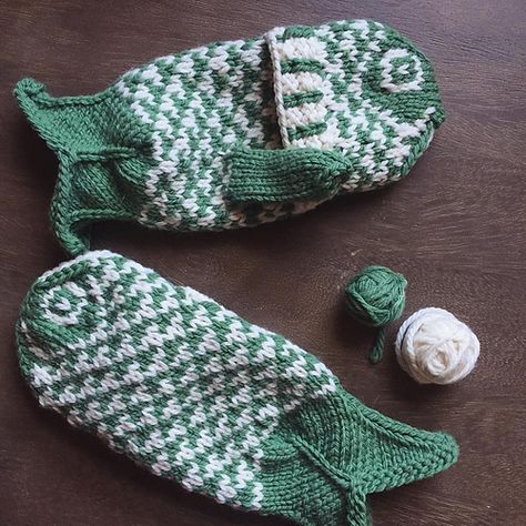 Ravelry: thecharmofit's One Fish, Two Fish Mittens Lobster Mittens Patterns, Fish Knitting Pattern, Knit Fish, Crochet Fish, One Fish Two Fish, Two Fish, Crochet Mittens, One Fish, Mittens Pattern