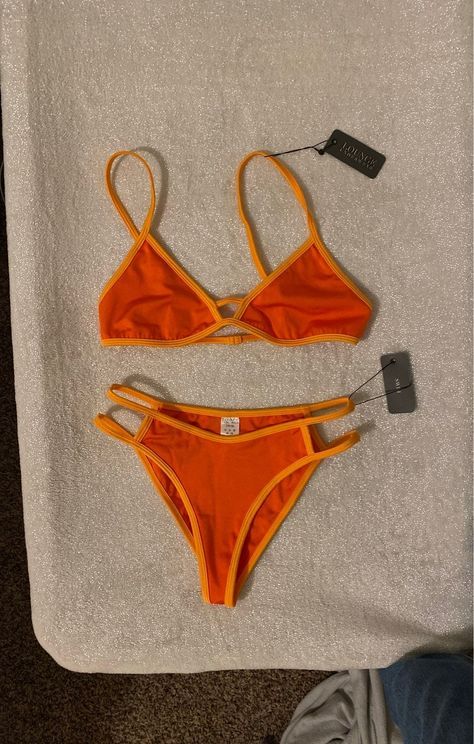 Orange Lounge, Surfergirl Style, Swimsuit Inspo, Trendy Swimsuits, Makijaż Smokey Eye, Cute Bathing Suits, Swim Suits, Cute Swimsuits, Summer Bikinis