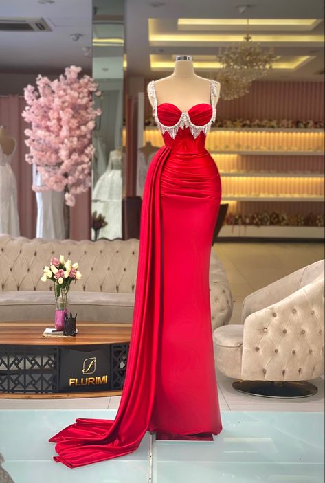 Balance Fashion, Comfortable Maxi Dresses, Flowy Sundress, Dinner Gowns, Make A Dress, Bright Jewelry, Dinner Dress Classy, Classy Prom Dresses, Evening Party Gowns