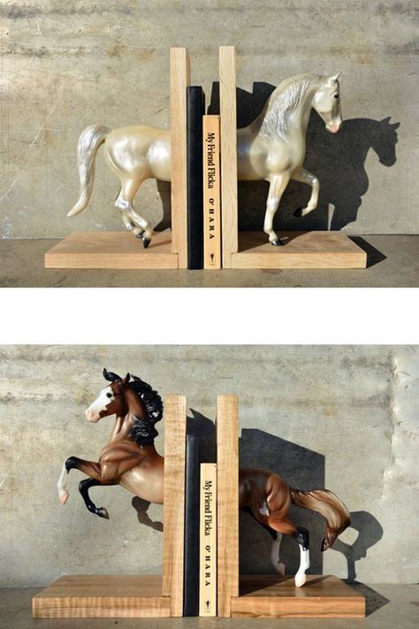 Repurposed Breyer horse bookends by Equine by Lauren. Equestrian Bedroom, Horse Room Decor, Horse Themed Bedrooms, Horse Bedroom, Horse Room, Red Bay, Horse Bookends, Breyer Horse, Horses Theme