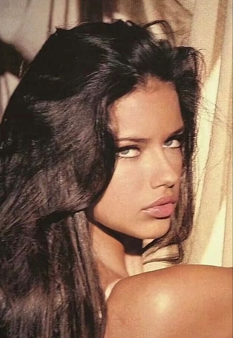 beautiful woman❤️ supermodel Adriana Lima Face, Adrian Lima, Adrina Lima, Lima Model, Iconic 2000s, Adriana Lima Style, Adriana Lima Young, Model Aesthetic, Adriana Lima