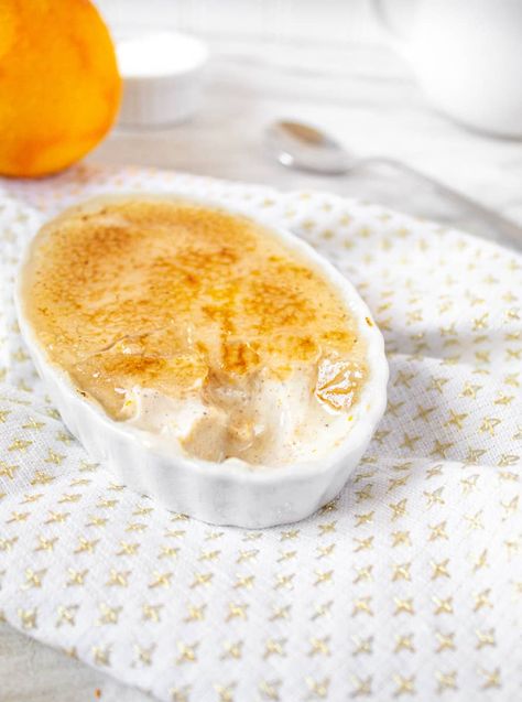 Orange Spice Greek Yogurt Creme Brûlée - The Realist Food Blog Chobani Yogurt, Make Greek Yogurt, Thick Yogurt, Breakfast Sides, Light Breakfast, Creme Brûlée, Vanilla Greek Yogurt, Orange Spice, Plain Greek Yogurt