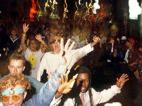 A street party in London's Tottenham Court Road, July 1988 Rave Photography, House Party Aesthetic, Acid House Rave, The Wombats, Acid House, Tommy Lee, Club Kids, Youth Culture