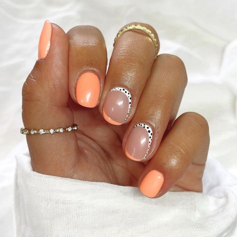 Peach Nail Art, Trending Nail Art, Hubba Bubba, Chic Nail Art, Peach Nails, Art Design Ideas, Work Nails, Art Trends, Chic Nails