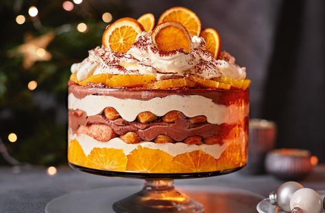 Chocolate orange tiramisu trifle recipe Orange Trifle Recipes, Orange Tiramisu, Tiramisu Trifle, Chocolate Orange Cheesecake, Cedric Grolet, Fruit Trifle, Trifle Dish, Tesco Real Food, Trifle Desserts