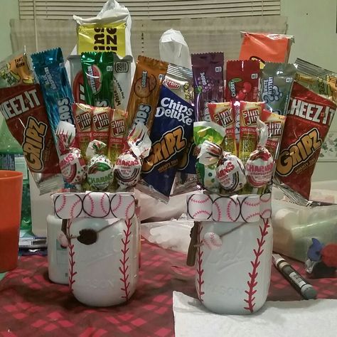 Baseball mason jar candy bouquet Baseball Candy Bouquet, Baseball Bouquet, Baseball Mason Jar, Bingo Prizes, Baseball Banquet, Mason Jar Candy, Graduation Gifts For Boys, Raffle Basket, Candy Ideas