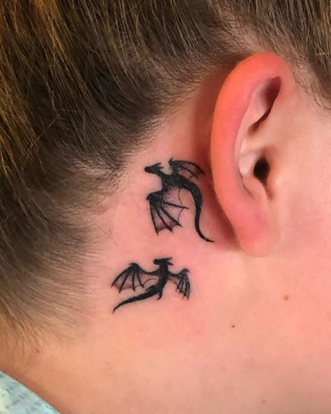 Top 57 Best Dragon Tattoos for Women - [2021 Inspiration Guide] Dragon Tattoo Ear, Dragon Tattoo Behind Ear, Dragon Tattoo Neck, Behind The Ear Tattoo Ideas, Behind The Ear Tattoo, Behind Ear Tattoos, Tato Minimal, Small Dragon Tattoos, Ear Tattoo Ideas