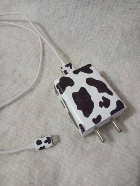 Cute Cow Print Things, Cow Stuff Accessories, Cow Things Aesthetic, Cow Print Jeep Wrangler, Cow Print Accessories, Cow Print School Supplies, Cow Print Gifts, Cow Diy Crafts, Cow Print Room Ideas