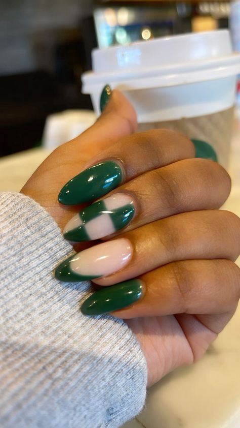 Pine Green Acrylic Nails, Dark Green And Yellow Nails, Dark Green Autumn Nails, Green Nails Medium, Dark Green Square Nails, Dark Sage Green Nails, Deep Green Nails Designs, Green And Nude Nails, Fall Almond Shaped Nails