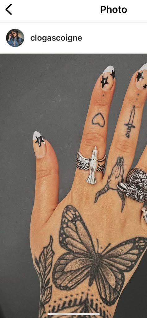 Baddie Hand Tattoos, Finger Tattoos Designs, Finger Tattoos Ideas, Butterfly Hand Tattoo, Butterfly Wrist Tattoo, Hand Tattoo Ideas, Small Finger Tattoos, Finger Tattoo For Women, Finger Tats