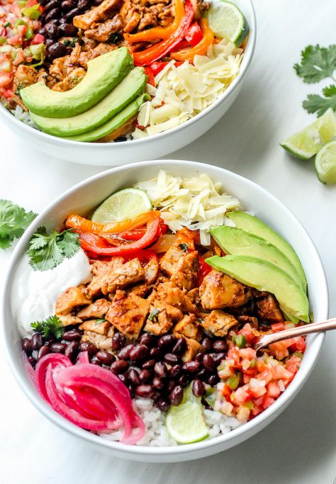 These easy Sheet Pan Chipotle Chicken Burrito Bowls are the perfect weeknight dinner or meal prep option. Tender chicken, peppers, onions, and all the best burrito fixings in one hearty bowl. Click this pin to grab the full recipe and make these bowls ASAP! #healthyrecipes #burritos #mealprep #glutenfree #cincodemayo #tacos #realfood Chipotle Chicken Burrito, Fajita Veggies, Paleo Ideas, Chicken Burrito Bowls, Chicken Peppers, Healthy Taco, Bowl Meals, Healthy Bowl, Taco Bowl