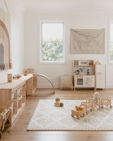 Playroom Gender Neutral, Nuetral Pallete Playroom, Minimal Toy Room, Neutral Playroom Decor, Aesthetic Playroom Ideas, Montessori Playroom Modern, Kids Playroom Aesthetic, Organic Modern Playroom, Open Ended Playroom