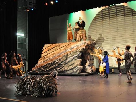 Rock Set Design, Modern Stage Design, Lion King Props, Lion King Theatre, Lion King Jr Costumes, Lion King Pride Rock, Lion King Play, Lion King Costumes, Lion King Costume