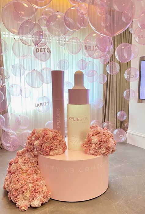 Launch Event Ideas, Business Launch Party, Kylie Jenner Modeling, Photowall Ideas, Event Booth Design, Kylie Skin, Event Booth, Sparkly Mini Dress, Events Decor