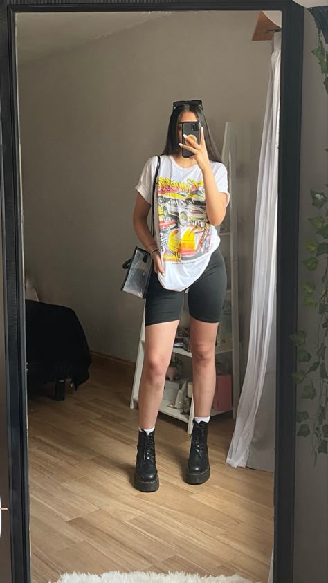 Boots And Biker Shorts Outfit, Docs With Shorts Outfit, Casual Outfit With Combat Boots, Black Boots And Shorts Outfits, Summer Fits Biker Shorts, Biker Shorts Combat Boots Outfit, Combat Boots And Shorts Outfit, Summer Outfit Casual Chic, Cute Biker Outfits