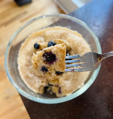 Blueberry Protein Pancake Bowl | Foodtalk Kodiak Pancake Bowl, Microwave Protein Pancake, Pancake Bowl, Ice Cream Lemon, No Bake Lemon Pie, Blueberry Protein Pancakes, Homemade Cinnamon Rolls Easy, Protein Powder Pancakes, Banana Oat Cookies