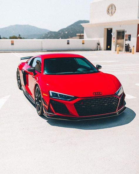 Audi R8 Gt, Red Audi, R8 Gt, Car Automotive, R8 V10, Painting References, Audi Sport, Super Luxury Cars, Leo Messi