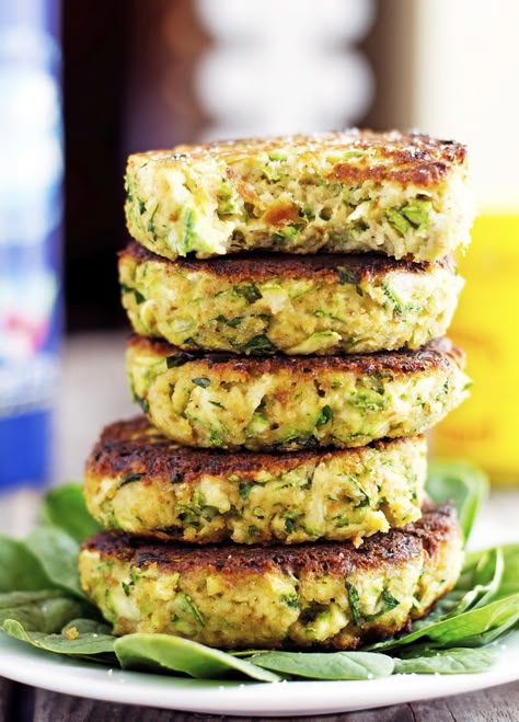 Zucchini Crab Cakes, Basil Quinoa, Zucchini Zoodles, Quinoa Cakes, Quinoa Cake, Cheap Healthy Meals, Krispy Kreme, Quinoa Recipes, Crab Cakes