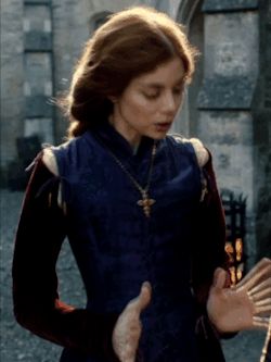 Costumes + The Spanish Princess Catherine of Aragon’s purple dress with red sleeves in Season 01, Episode 04. 05, 06 & 07. //... The Spanish Princess Gif, The Spanish Princess Catherine, Spanish Princess Catherine, Elaena Targaryen, Targaryen Princess, Charlotte Hope, Medieval Attire, Katherine Of Aragon, Fantasy Fits