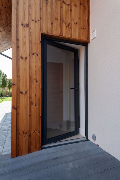 Aluminium Glazed Front Doors Exterior Glazed Doors, Aluminium Front Doors Modern Houses, Black Aluminium Doors Exterior, Fully Glazed Front Door, Black Aluminium Front Door, Glass External Door, Glass Back Doors Exterior, Single Glass Front Door, Aluminium Front Door Entrance