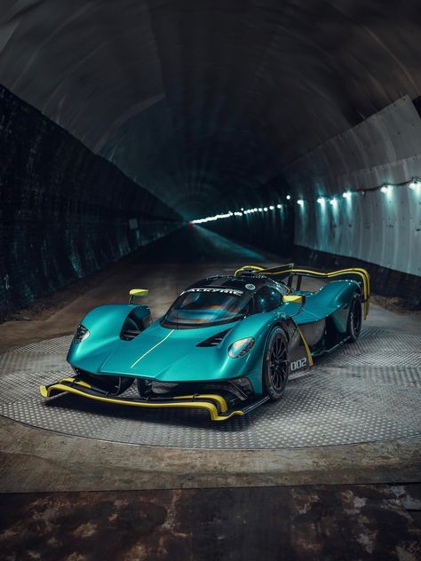 2022 Aston Martin Valkyrie AMR Pro Aston Martin Valkyrie, Futuristic Cars Design, Street Racing Cars, Cool Sports Cars, Track Car, Super Luxury Cars, Street Racing, Pretty Cars, Futuristic Cars