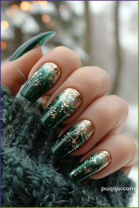 Draw Snowflake, Santa Claus Nails, Red And Green Nails, Nails For Holiday, Images Of Santa Claus, Draw A Christmas Tree, Snow Candy, Saint Patrick Nail, St Patrick's Day Nails