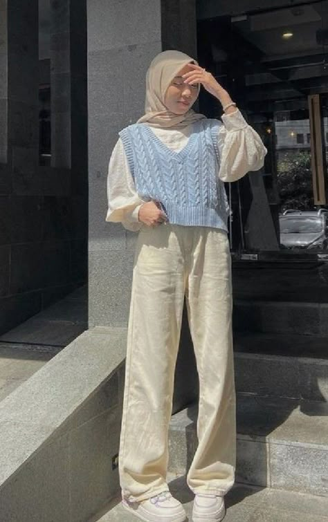 Aesthetic Hijabi Outfits Casual, Outfits Aesthetic Hijab, Haircut Selfie, Photo Hijab, Fesyen Islam, Outfit Hijab Casual, Estilo Hijab, Hijab Look, Street Hijab Fashion